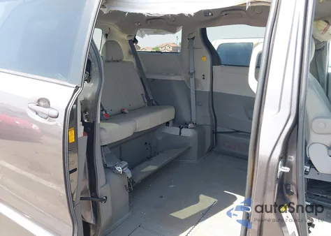 2013 Toyota Sienna Xle V6 8 Passenger from USA, damaged, VIN 5TDYK3DC8DS321239